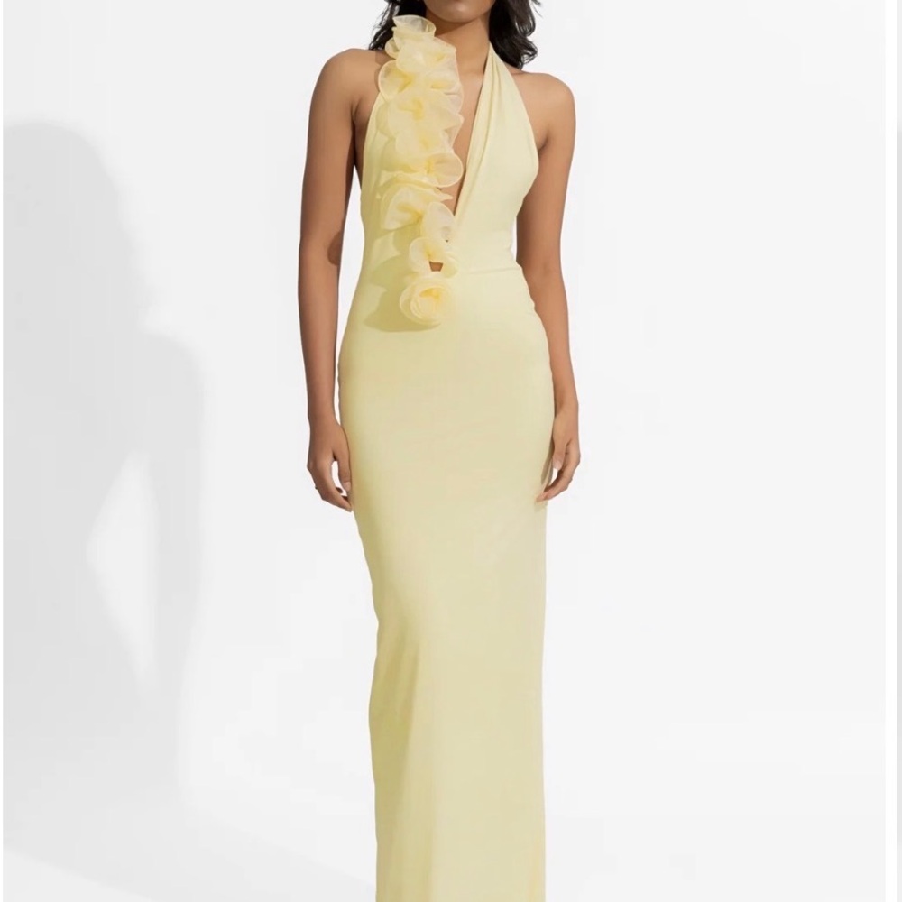 Chic Backless Yellow Halter Dress